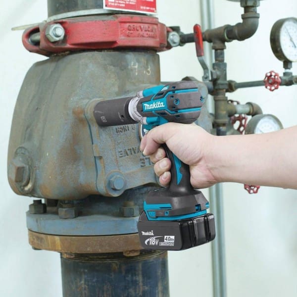 Makita_XWT02M_action