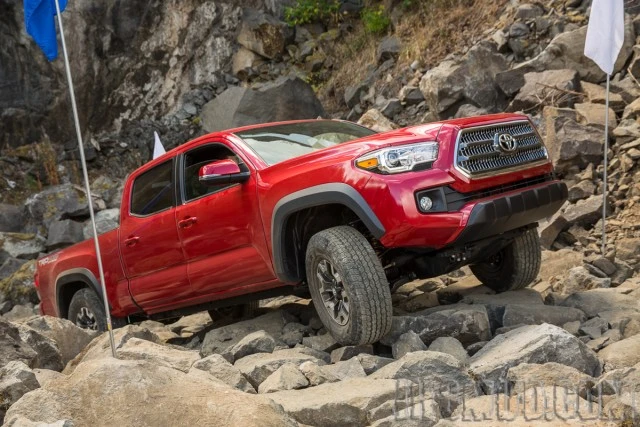 2016ToyotaTacoma-Toyota-Tacoma-TRD-Off-Road-103-640x427.webp