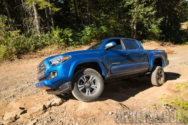 2016ToyotaTacoma-Toyota-Tacoma-TRD-Sport-114-640x427.webp