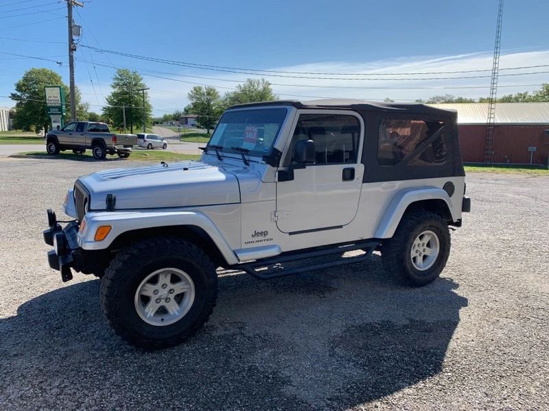 Missouri/USA/ 2006 Jeep Wrangler Unlimited Automatic 4.0L 64,000 miles