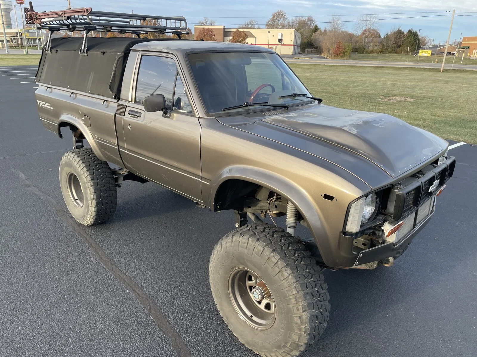 1980 heavily modified Toyota truck/Hilux GM 5.3 swapped and much much more