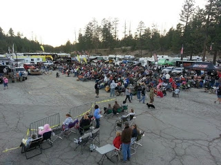 a1.bp.blogspot.com__royb6zv3lMQ_Uc4BrZd1GuI_AAAAAAAAEPg_zJrdCEFY5sc_s320_bbff_raffle_crowd.webp