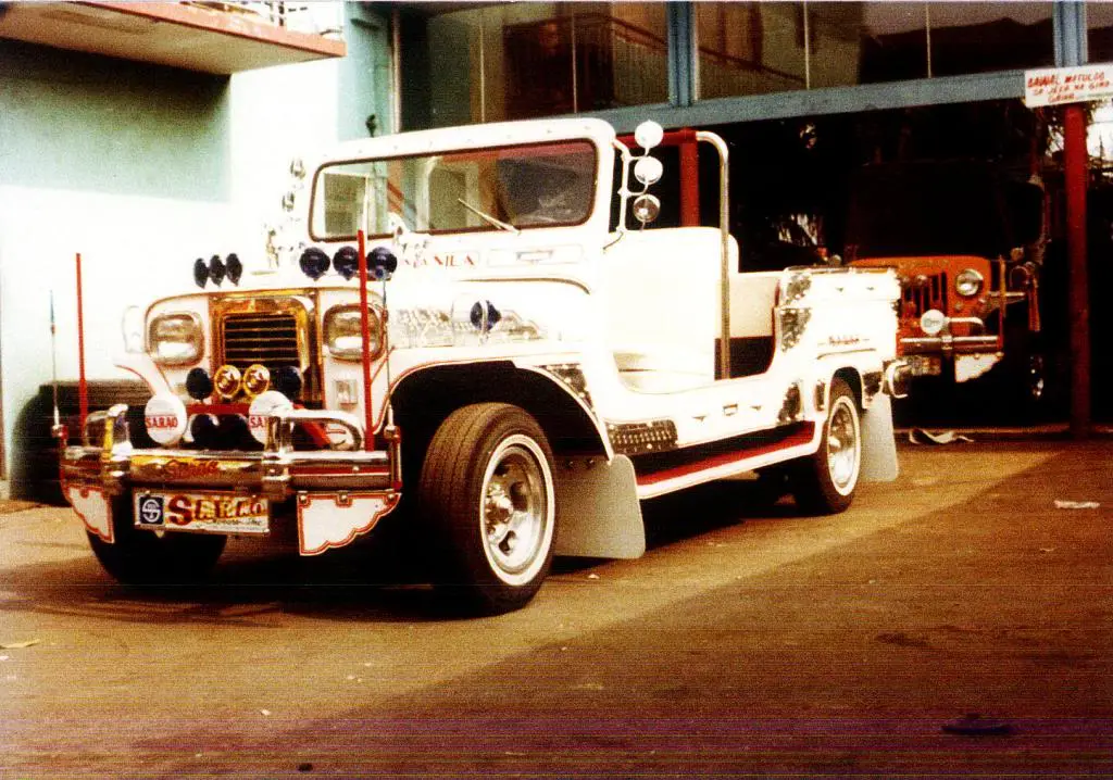 ai1091.photobucket.com_albums_i385_elmermdj_Jeep_20Pics_20for_20Forum_Jeepney1.webp