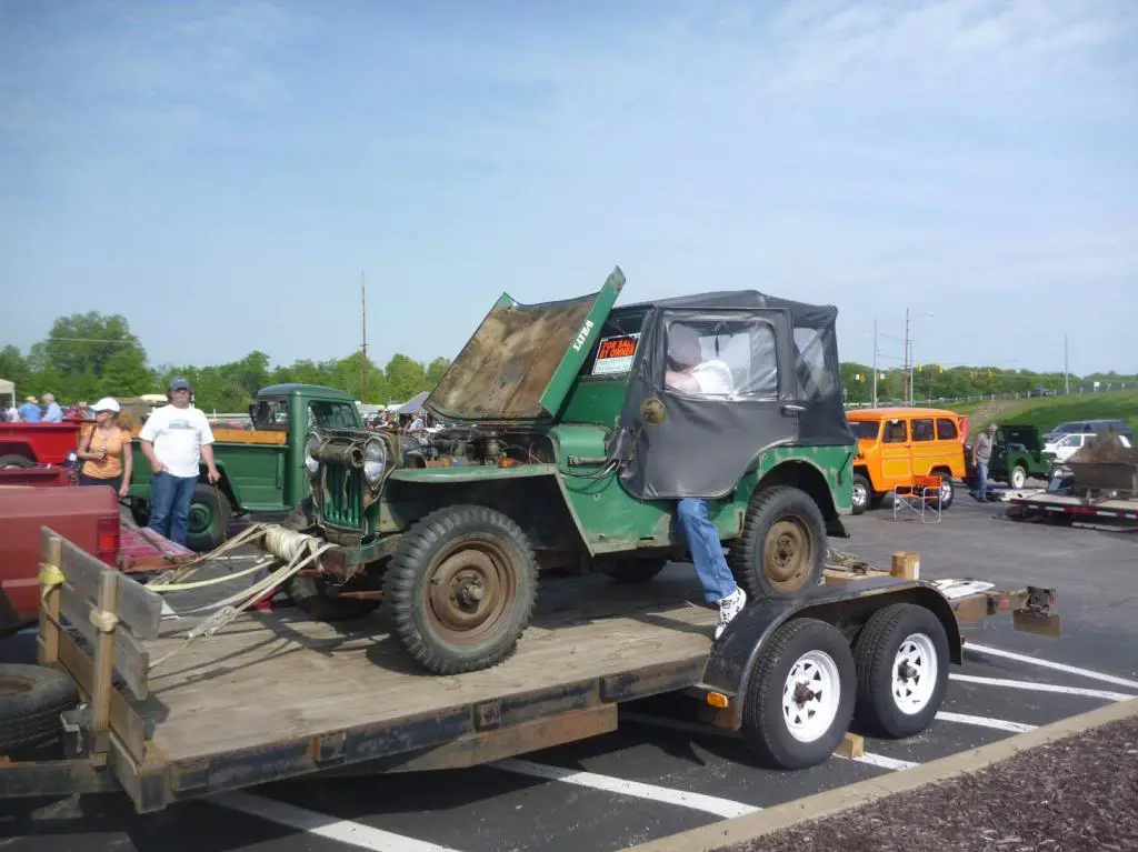 ai1091.photobucket.com_albums_i385_elmermdj_Willys_20Reunion_20Pictures_P1260576.webp