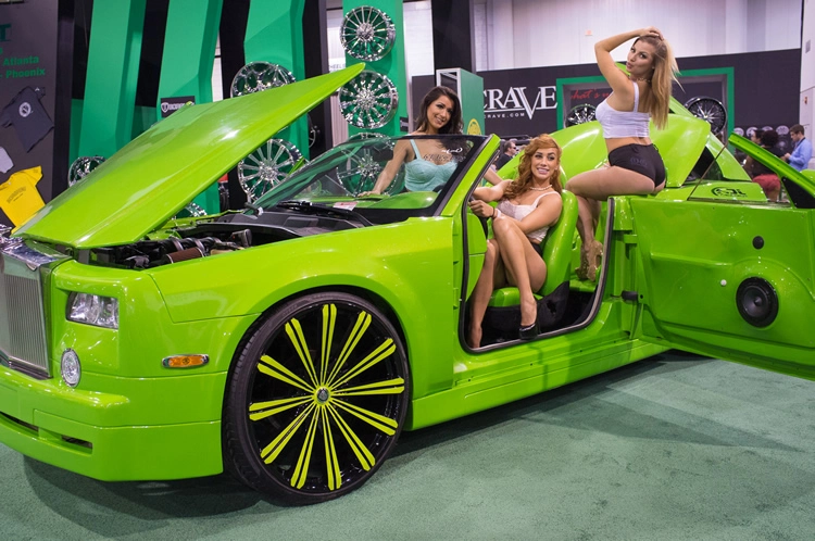 ajpfreek.com_wp_content_uploads_2013_11_women_of_sema_11.webp