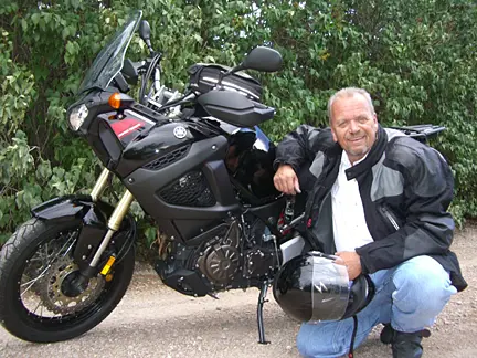 awww.sharetrails.org_sites_default_files_story_Greg_wBike.png_9967f75ff38e7161b85087914b74871b.webp
