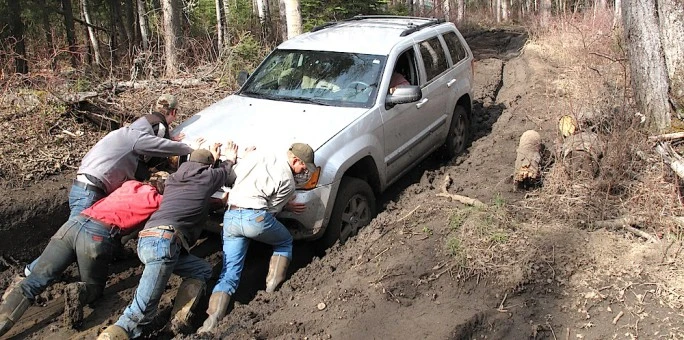 Pushing-Truck-from-Mud-684x340.webp