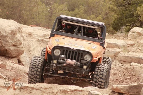 Team-Four-Corners-Dirt-Riot-Moab-Utah-4.webp