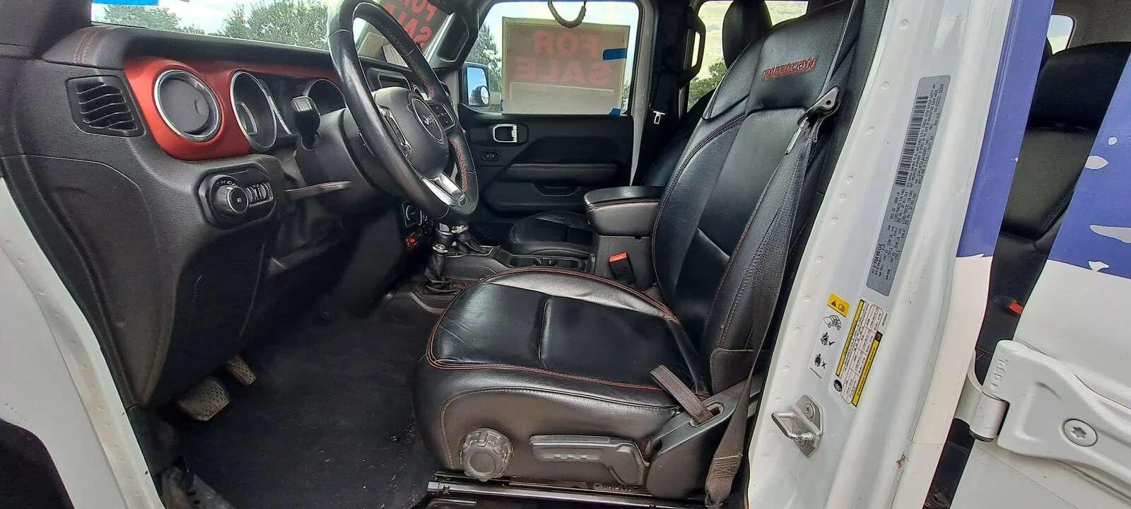 white jeep 20230709_173524.webp