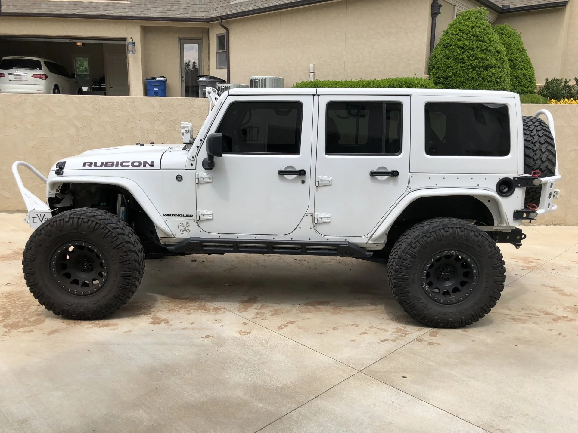 OK/USA: 2015 Jeep Wrangler JKUR Trail Ready